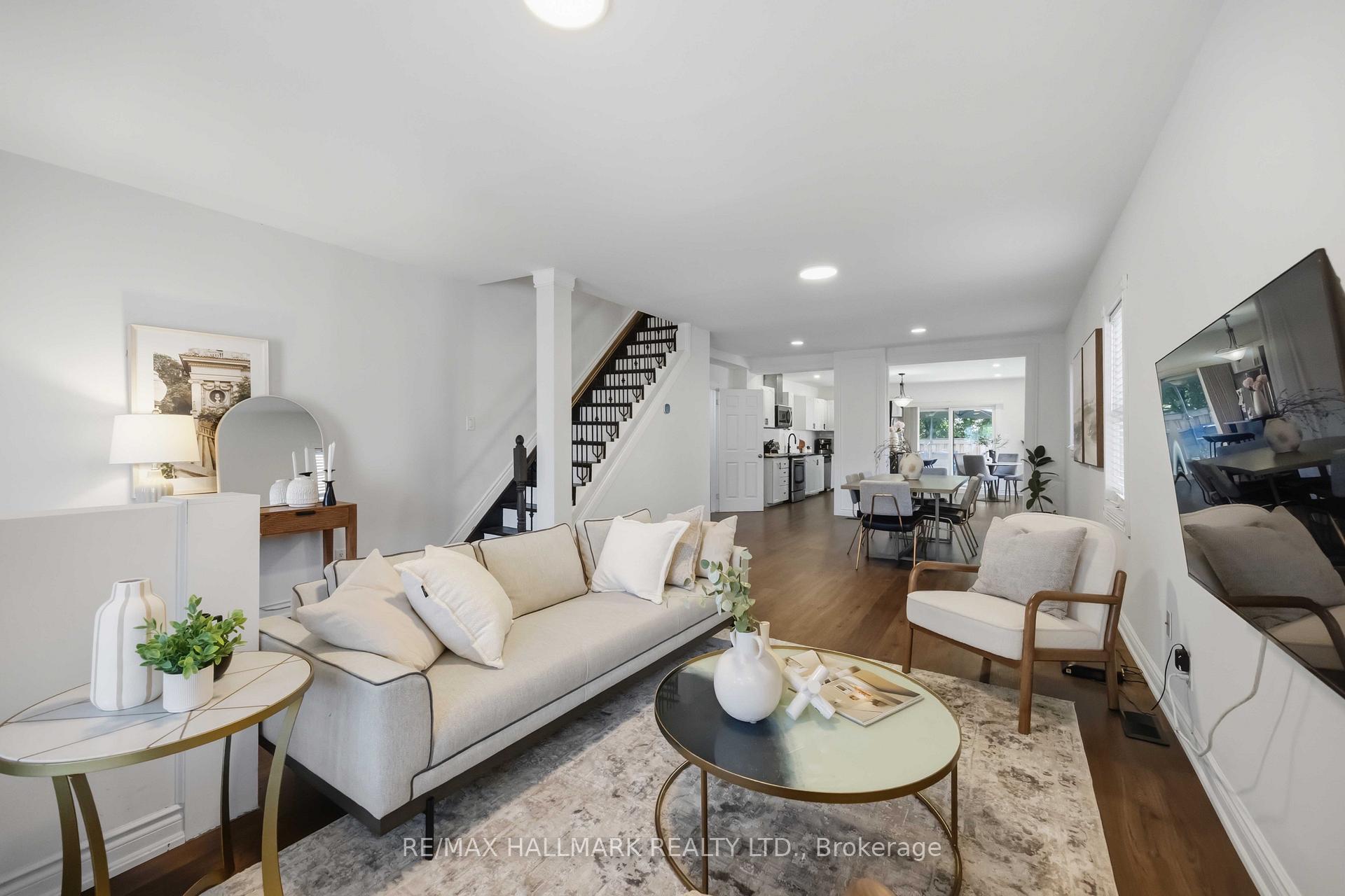 Photo 5 of 44 Holley Avenue, North York, Weston — HOMEH