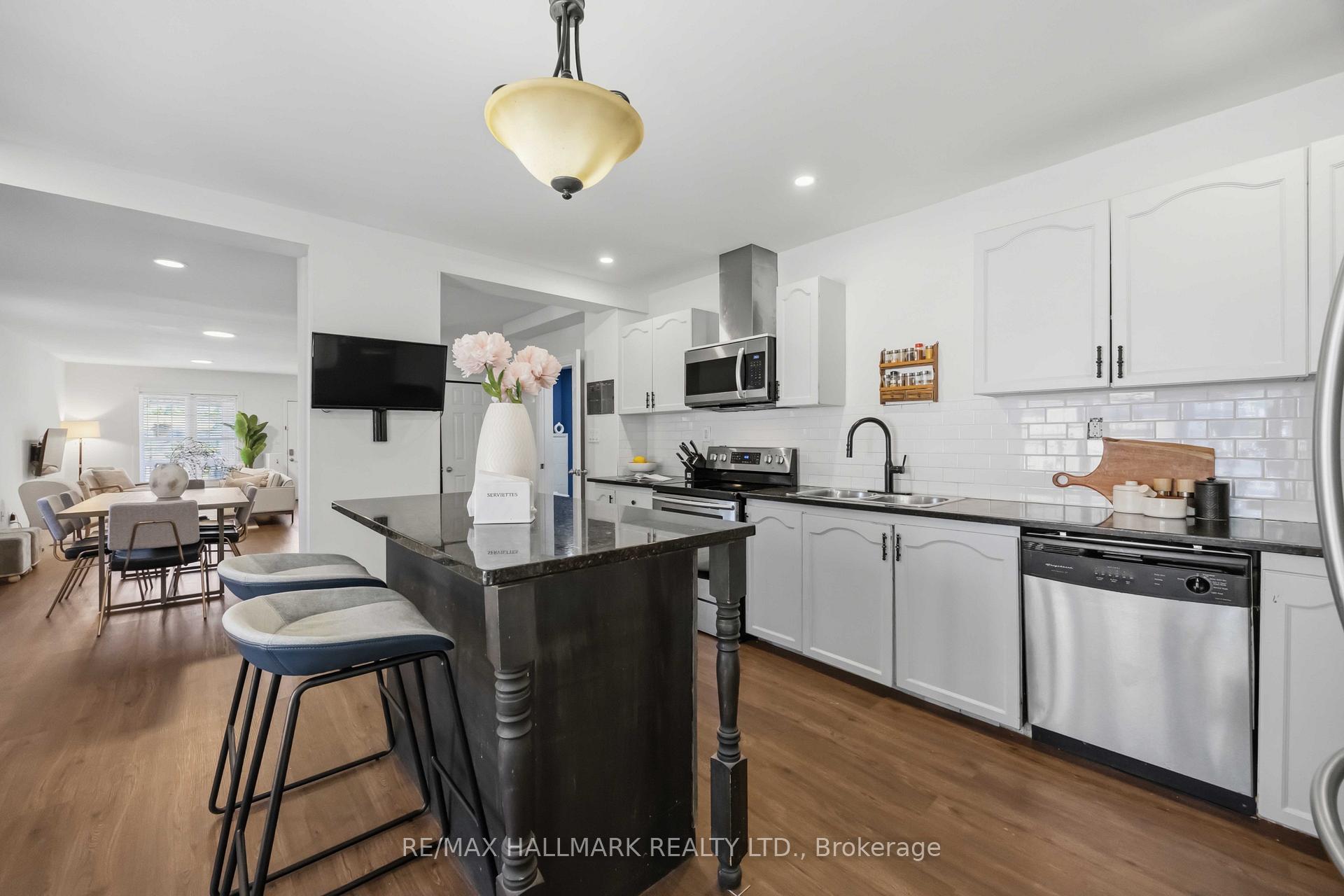 Photo 12 of 44 Holley Avenue, North York, Weston — HOMEH