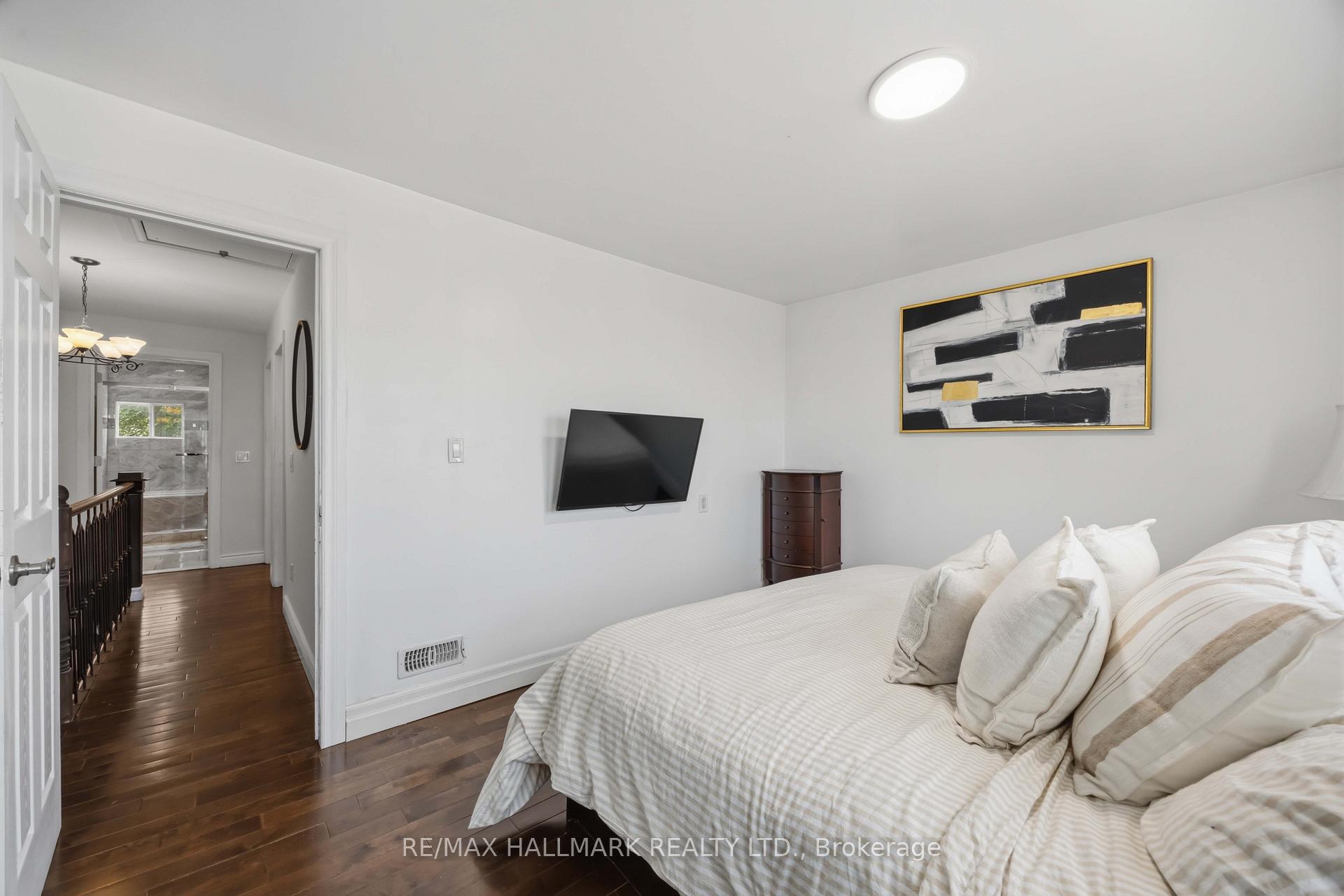 Photo 18 of 44 Holley Avenue, North York, Weston — HOMEH