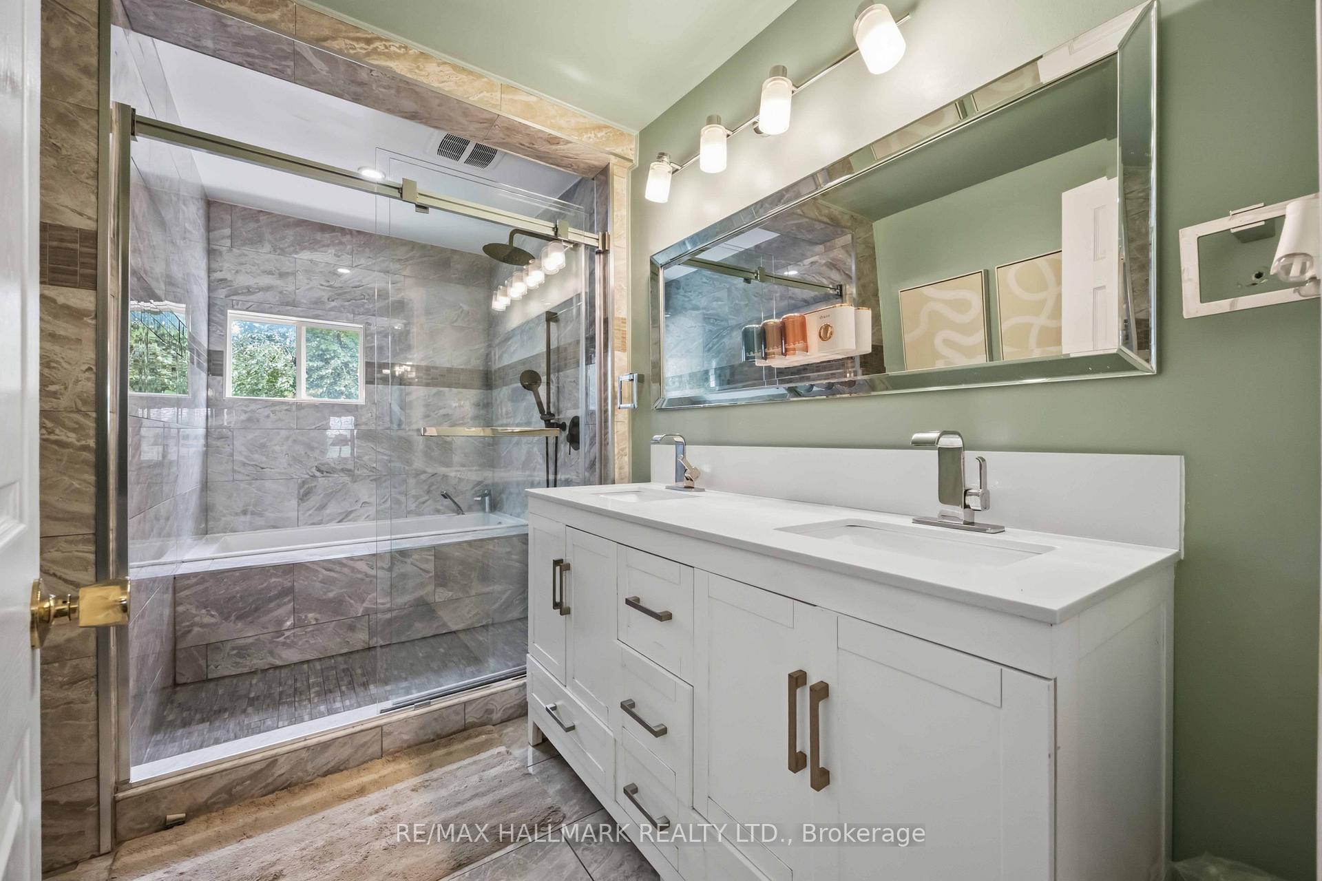 Photo 23 of 44 Holley Avenue, North York, Weston — HOMEH
