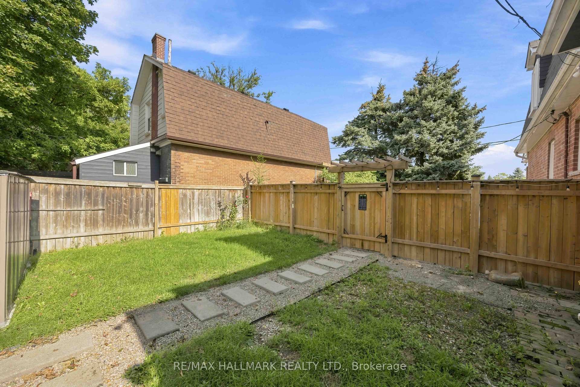 Photo 26 of 44 Holley Avenue, North York, Weston — HOMEH