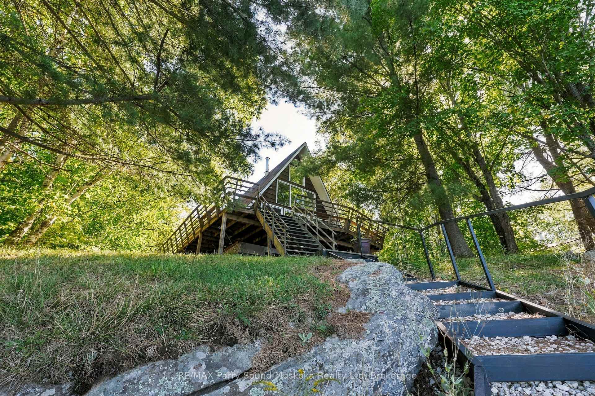 Photo 10 of 22 Marine Drive, McKellar — HOMEH