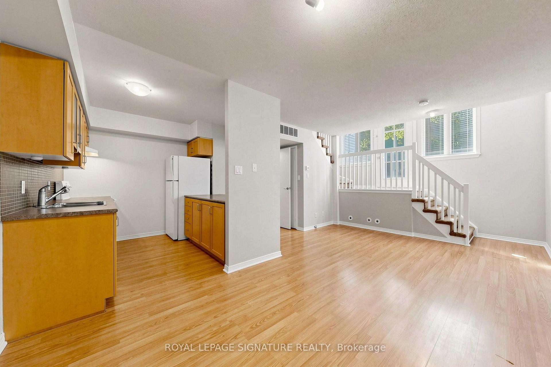 Photo 8 of Unit 929, 50 Western Battery Road, Toronto, Niagara — HOMEH