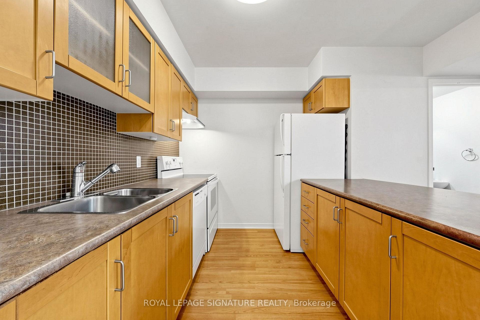 Photo 16 of Unit 929, 50 Western Battery Road, Toronto, Niagara — HOMEH