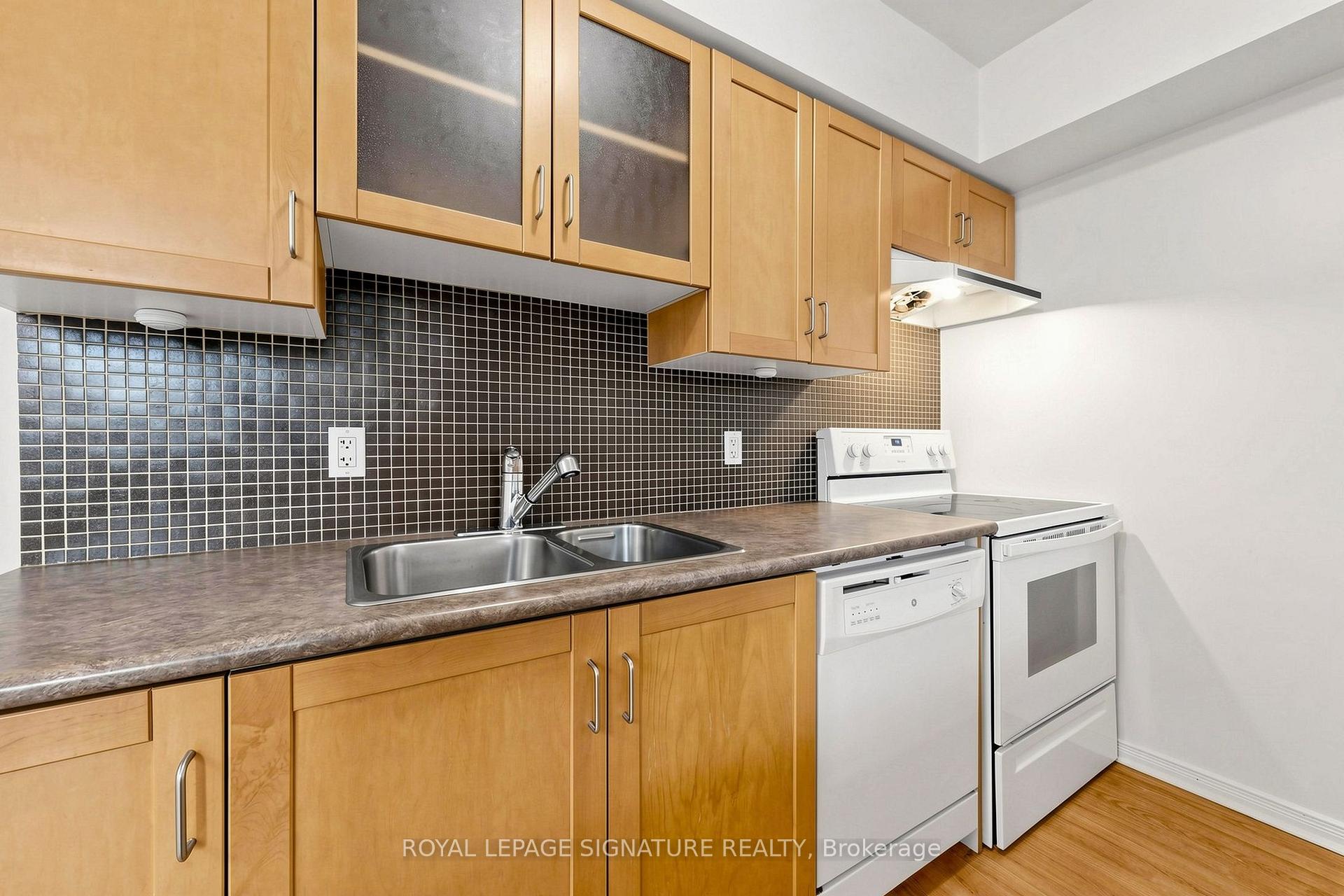 Photo 17 of Unit 929, 50 Western Battery Road, Toronto, Niagara — HOMEH