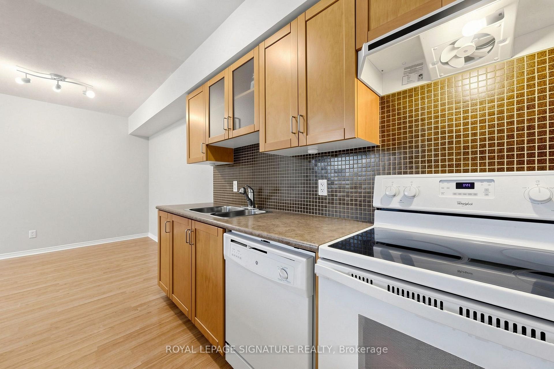 Photo 18 of Unit 929, 50 Western Battery Road, Toronto, Niagara — HOMEH