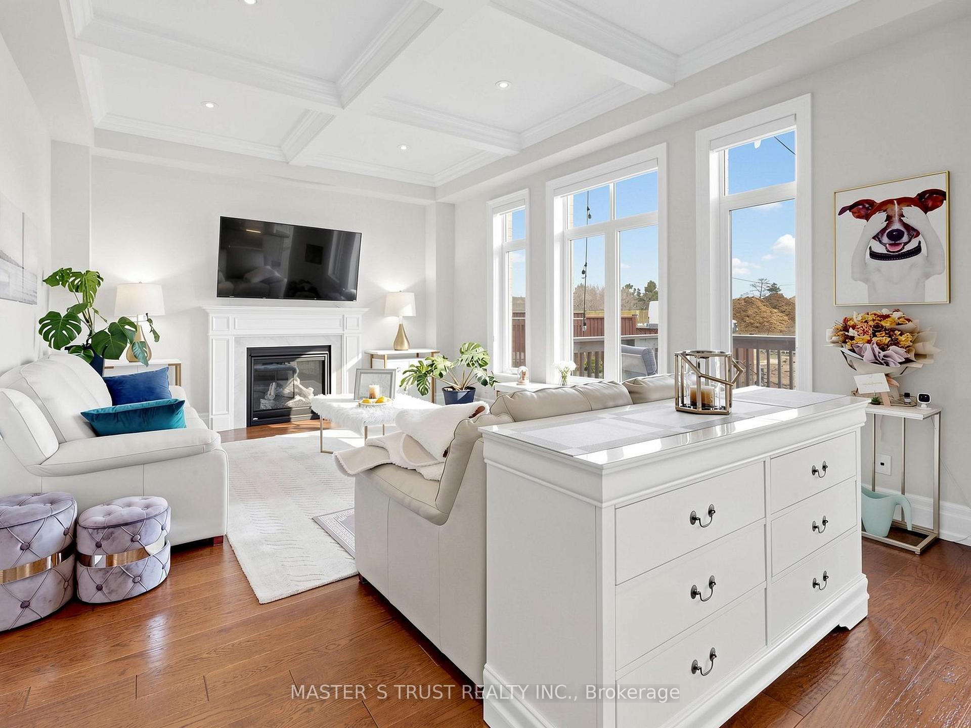 Photo 7 of 61 Grange Drive, Richmond Hill, Jefferson — HOMEH