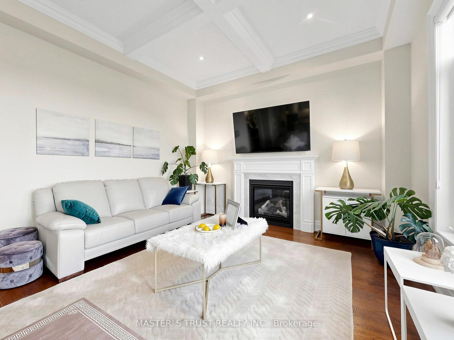 Photo 8 of 61 Grange Drive, Richmond Hill, Jefferson — HOMEH
