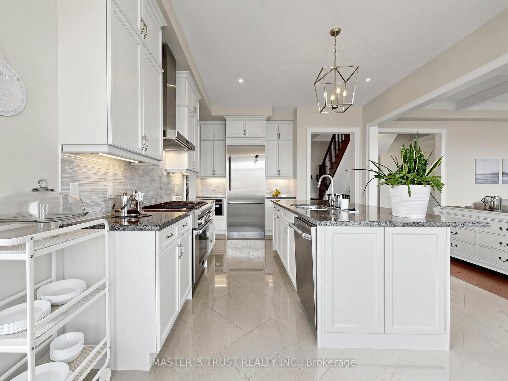 Photo 15 of 61 Grange Drive, Richmond Hill, Jefferson — HOMEH
