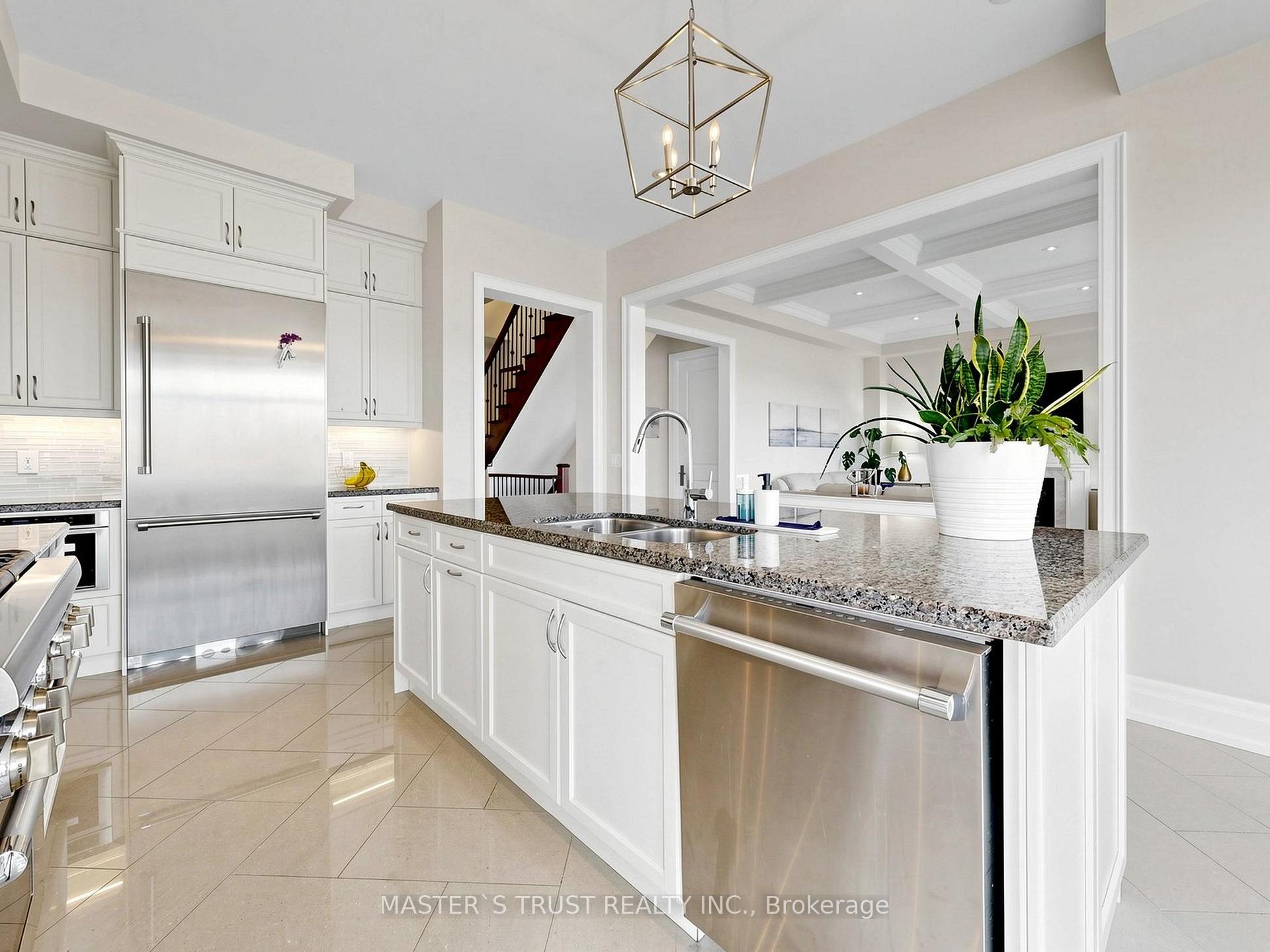 Photo 16 of 61 Grange Drive, Richmond Hill, Jefferson — HOMEH