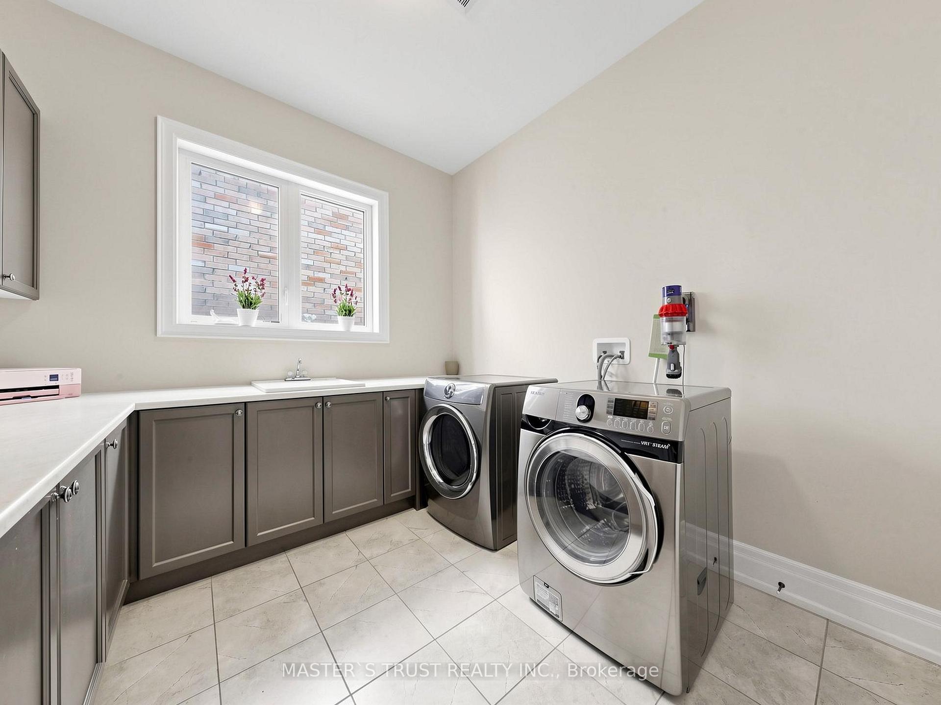 Photo 36 of 61 Grange Drive, Richmond Hill, Jefferson — HOMEH