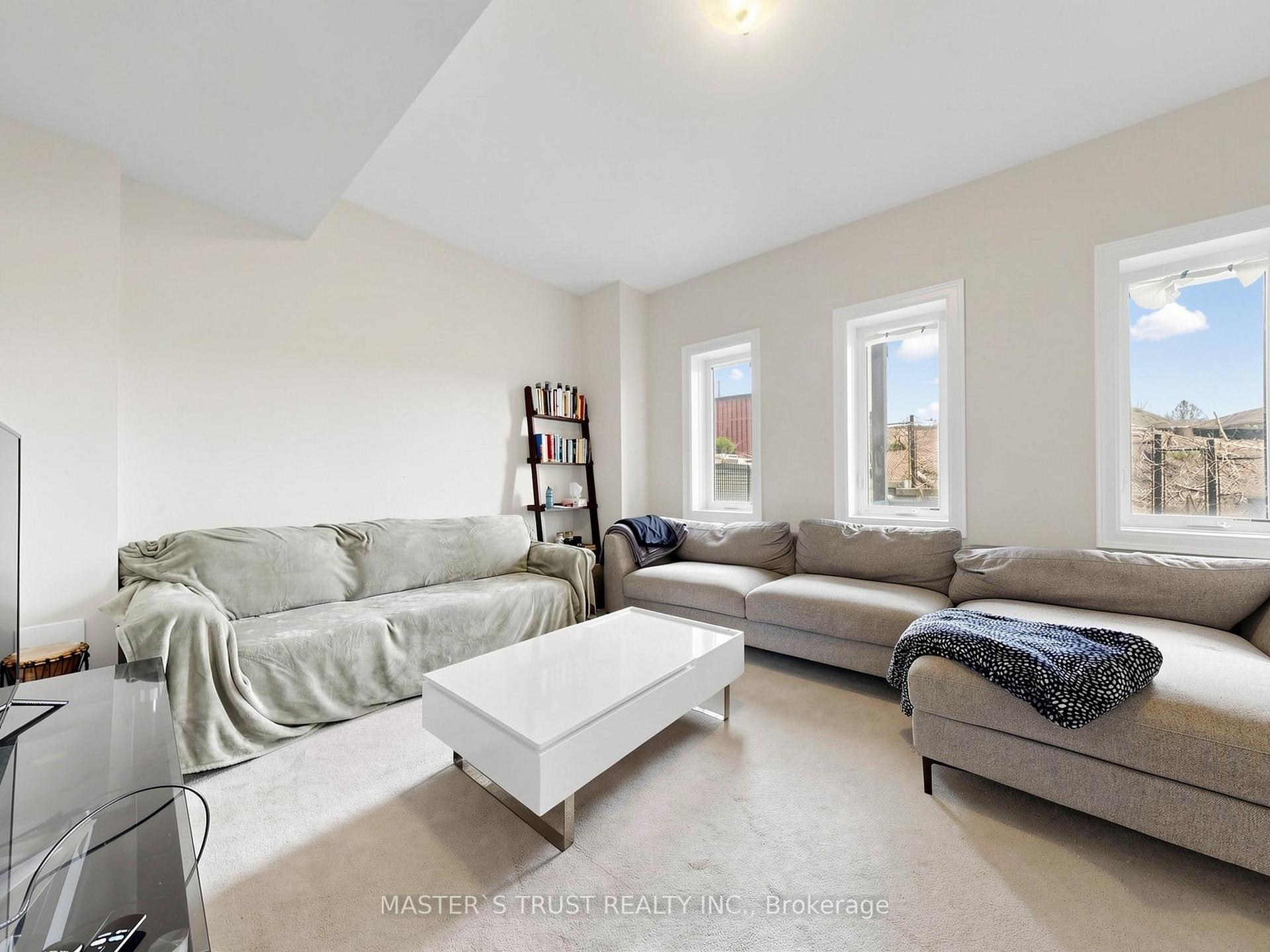 Photo 46 of 61 Grange Drive, Richmond Hill, Jefferson — HOMEH