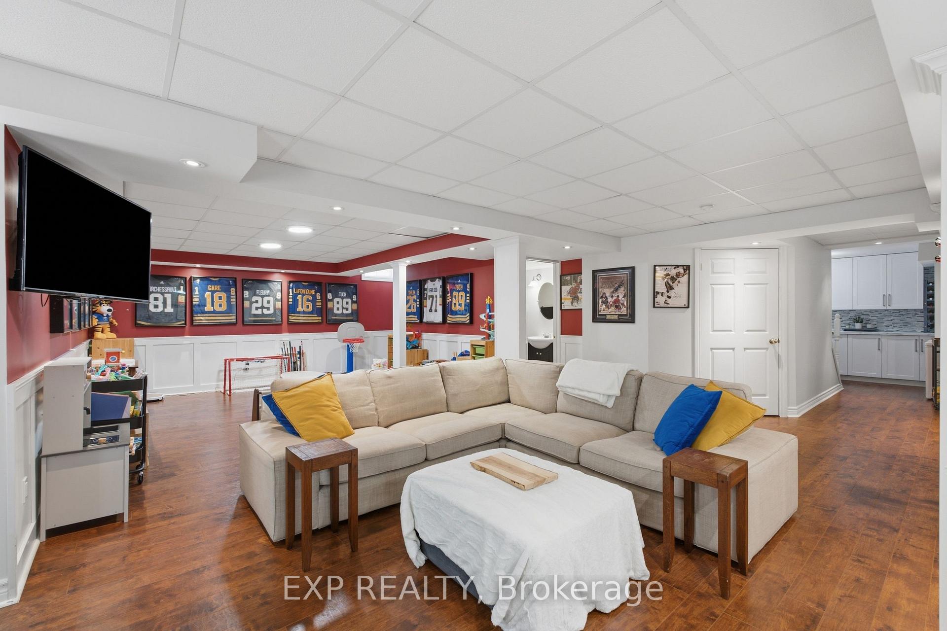 Photo 31 of 50 Crysler Crescent, Thorold, Confederation Heights — HOMEH