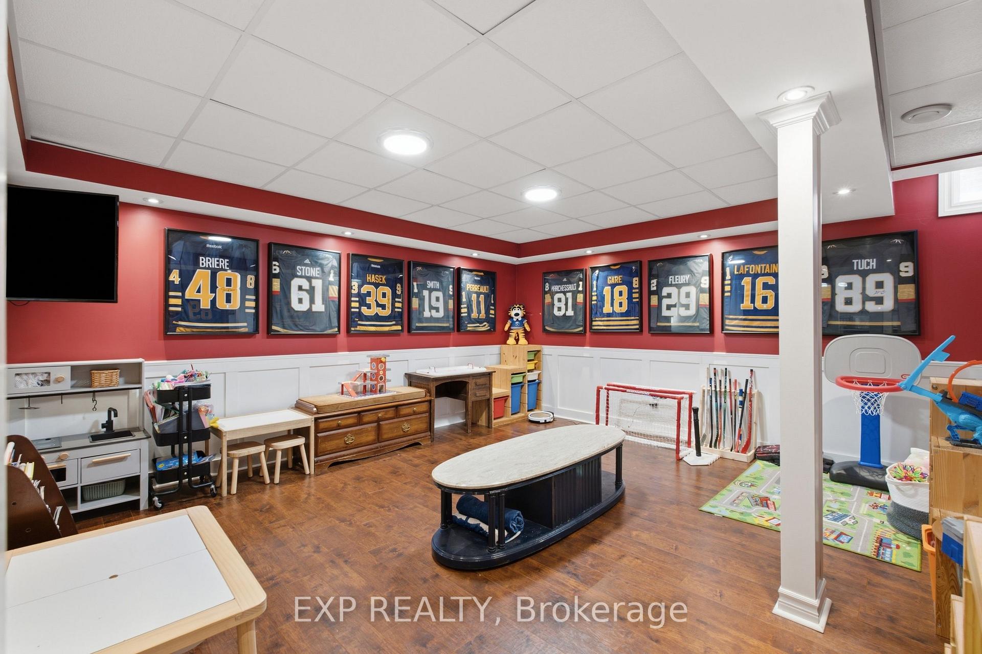 Photo 32 of 50 Crysler Crescent, Thorold, Confederation Heights — HOMEH