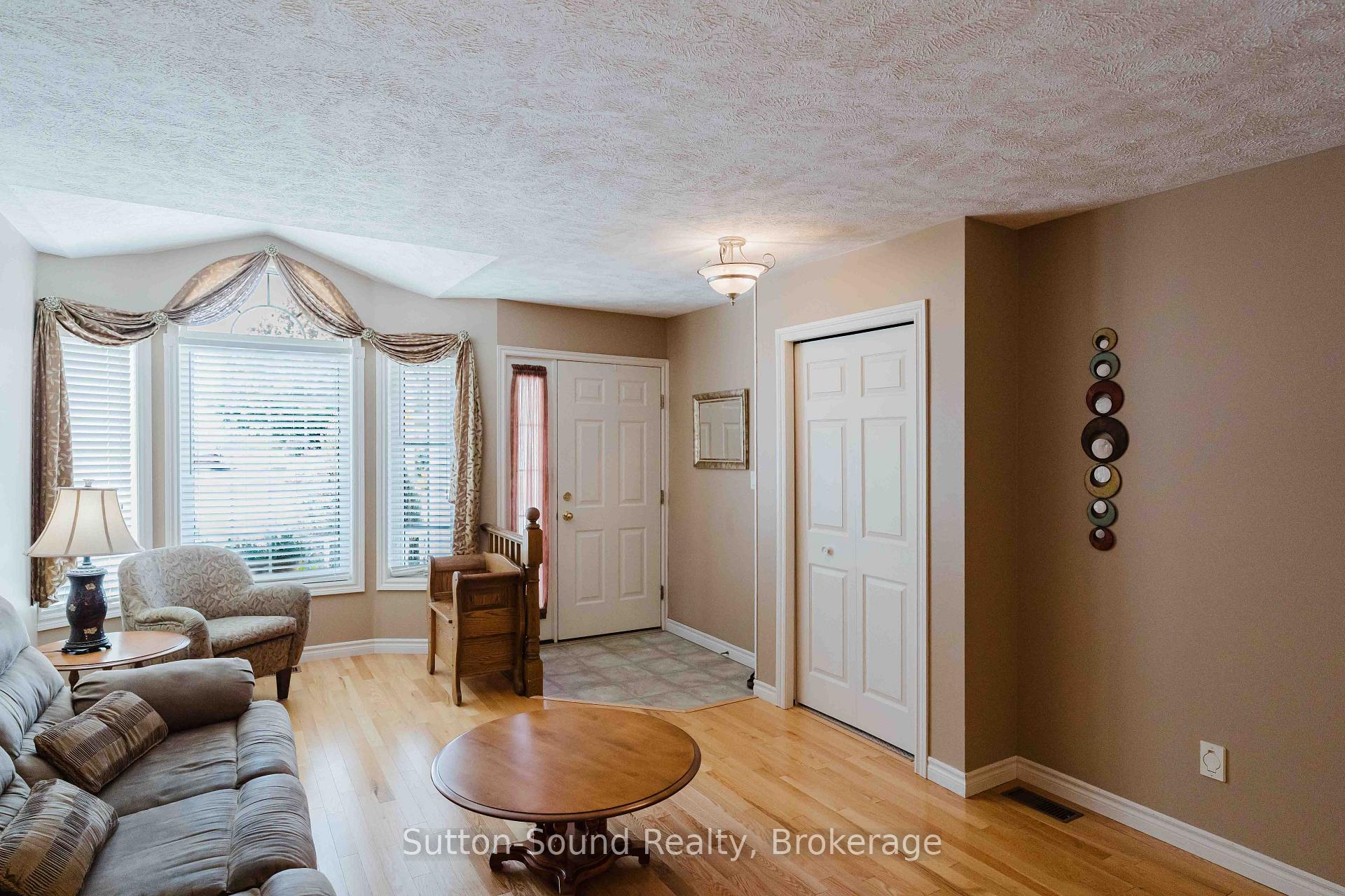Photo 2 of 907 9th A Avenue E, Owen Sound — HOMEH