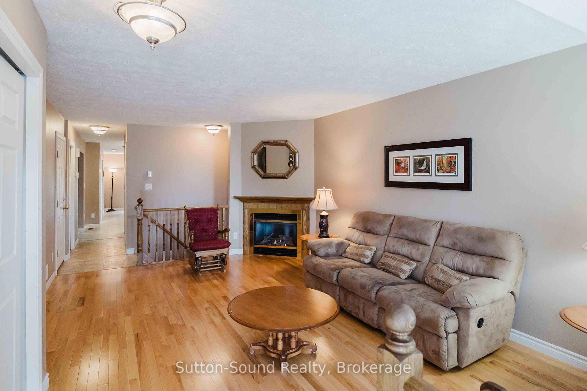 Photo 3 of 907 9th A Avenue E, Owen Sound — HOMEH
