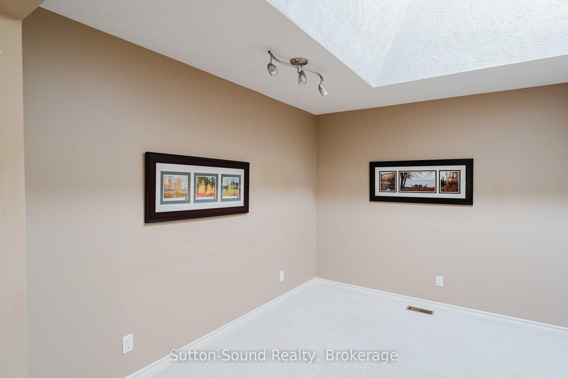 Photo 5 of 907 9th A Avenue E, Owen Sound — HOMEH