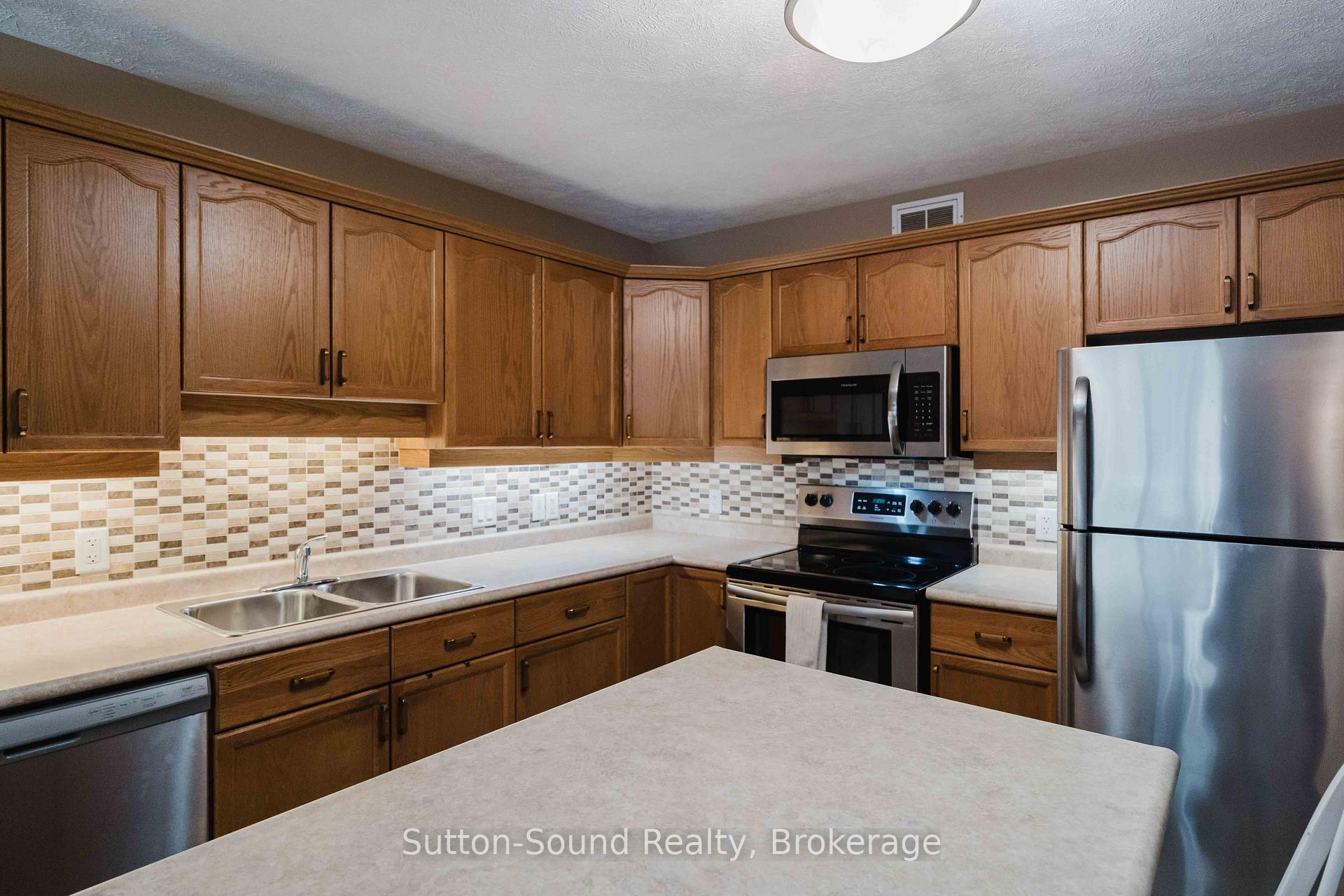 Photo 8 of 907 9th A Avenue E, Owen Sound — HOMEH