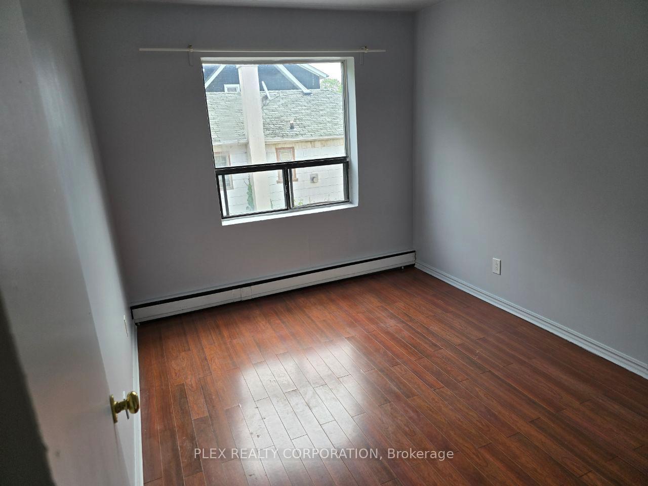 Photo 4 of Unit 2, 25A Milton Street, Etobicoke, Mimico — HOMEH