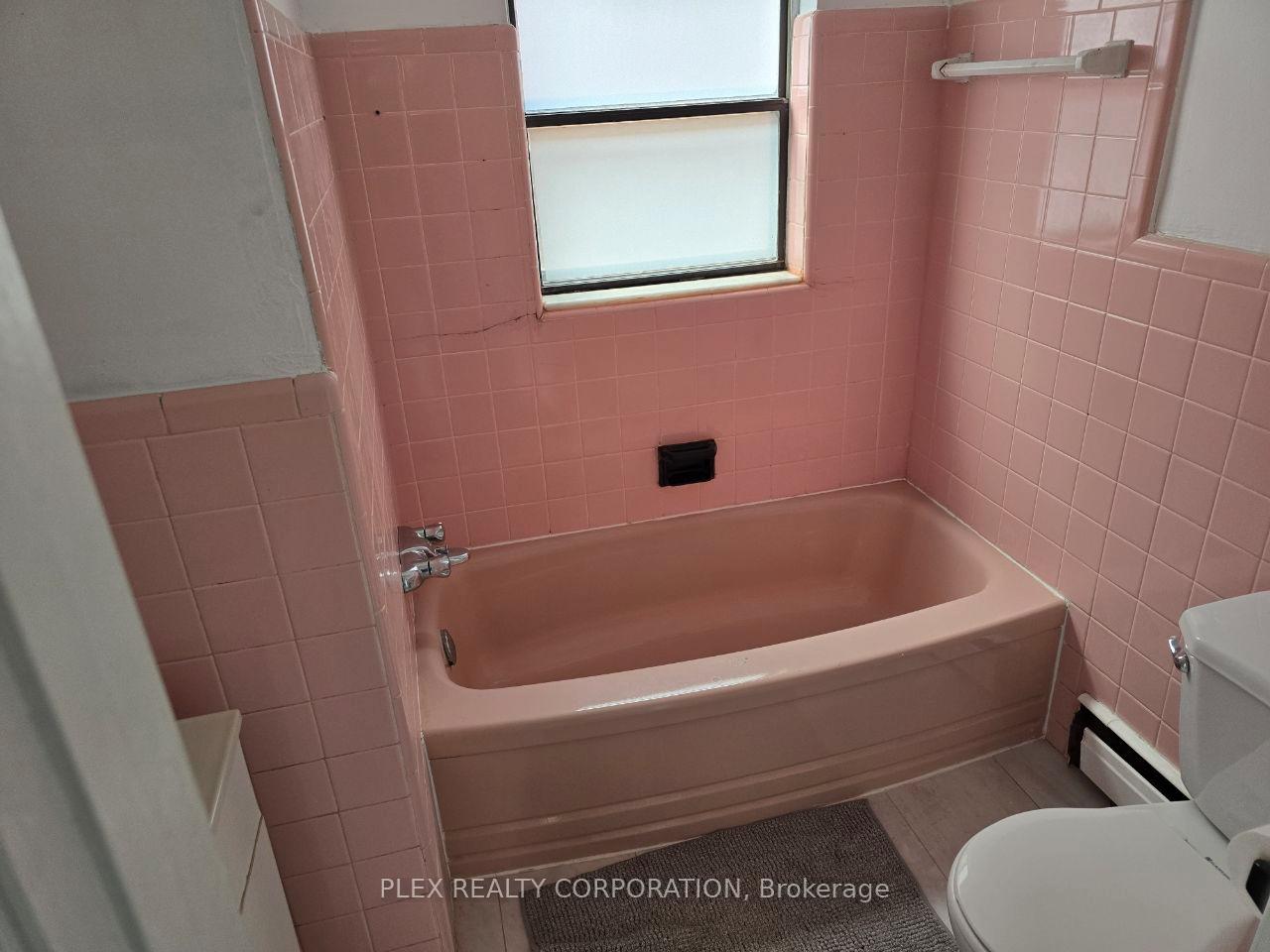 Photo 6 of Unit 2, 25A Milton Street, Etobicoke, Mimico — HOMEH