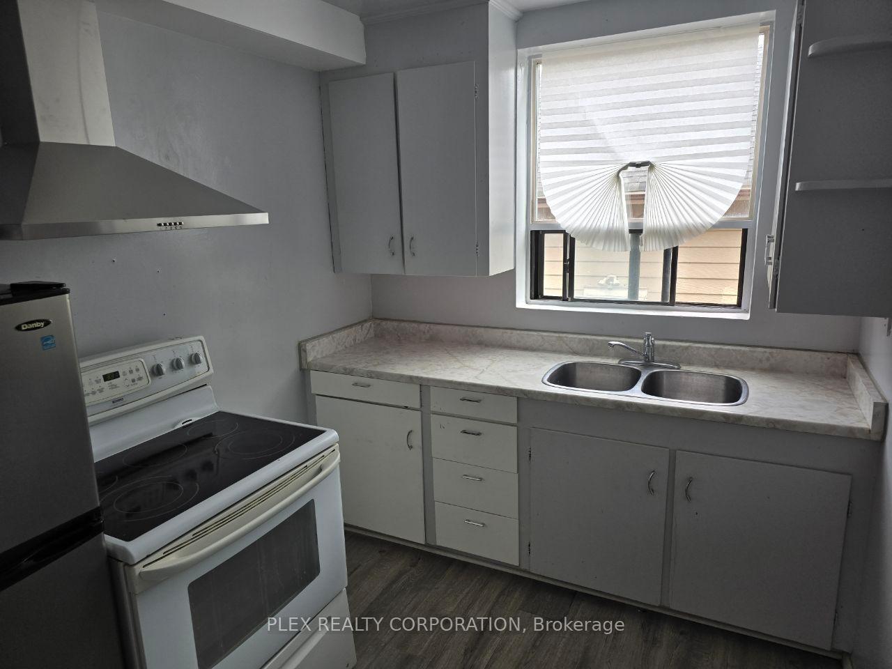 Photo 7 of Unit 2, 25A Milton Street, Etobicoke, Mimico — HOMEH