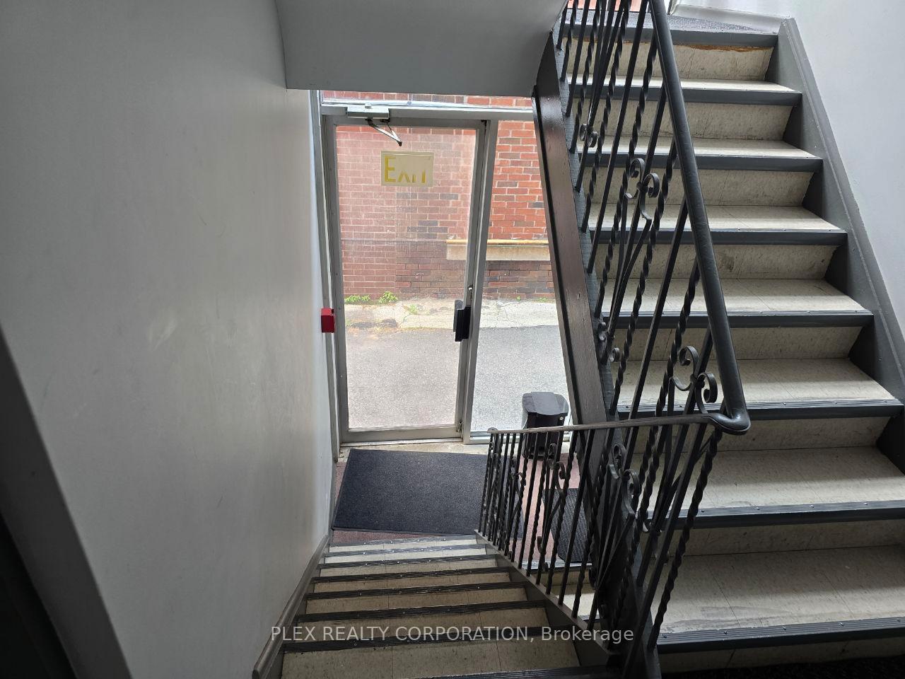 Photo 8 of Unit 2, 25A Milton Street, Etobicoke, Mimico — HOMEH