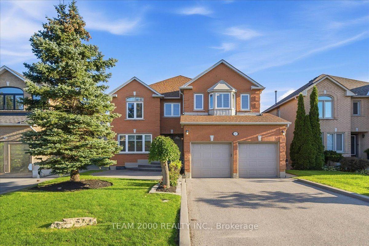 Photo 3 of 211 Avro Road, Vaughan, Maple — HOMEH