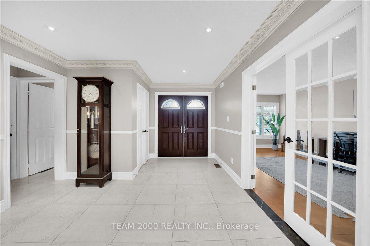 Photo 8 of 211 Avro Road, Vaughan, Maple — HOMEH