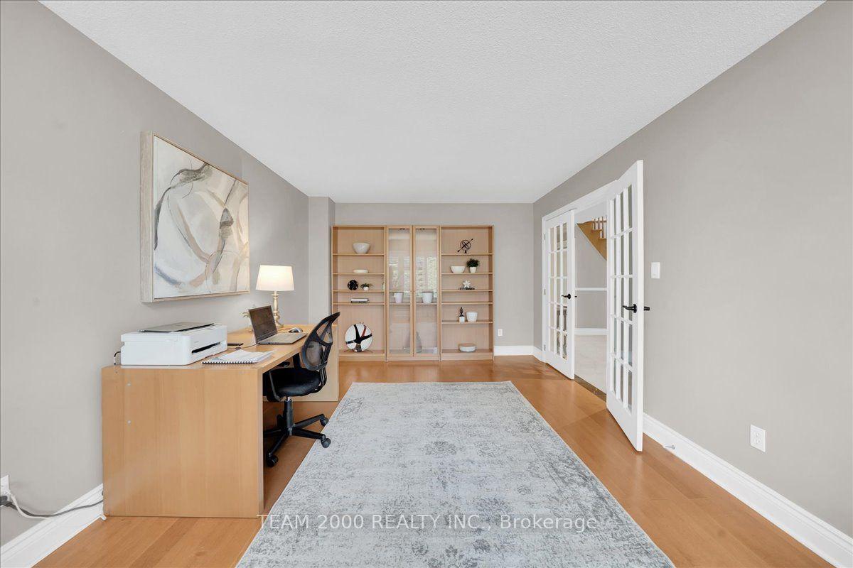 Photo 13 of 211 Avro Road, Vaughan, Maple — HOMEH