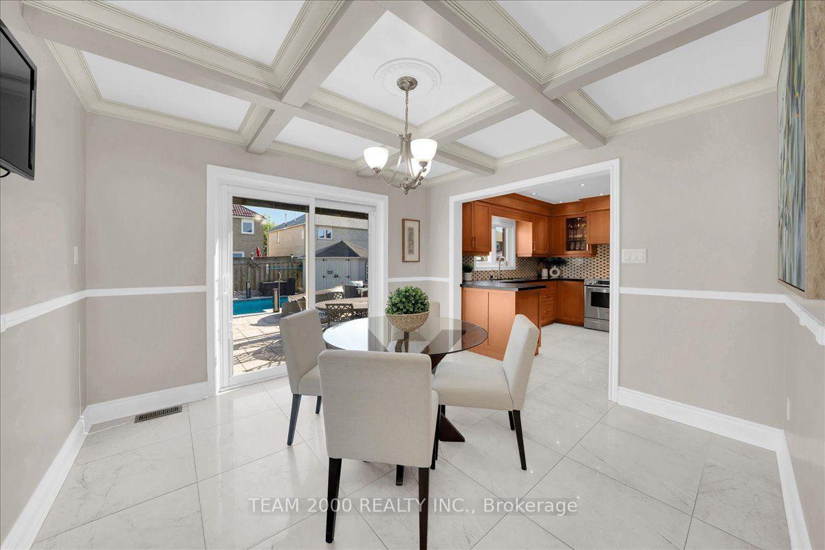 Photo 20 of 211 Avro Road, Vaughan, Maple — HOMEH