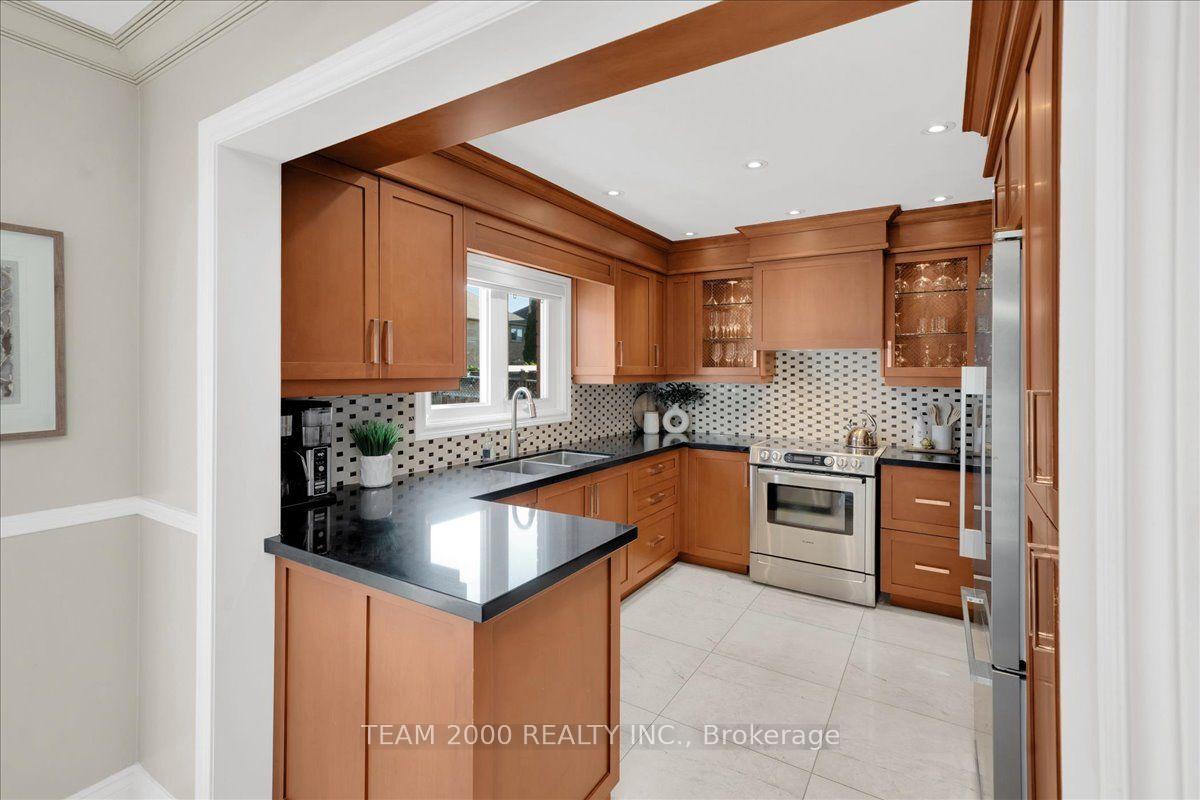 Photo 21 of 211 Avro Road, Vaughan, Maple — HOMEH