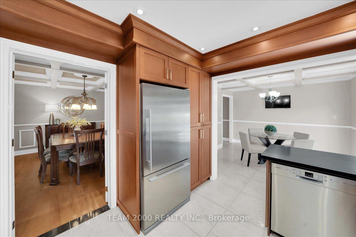 Photo 24 of 211 Avro Road, Vaughan, Maple — HOMEH