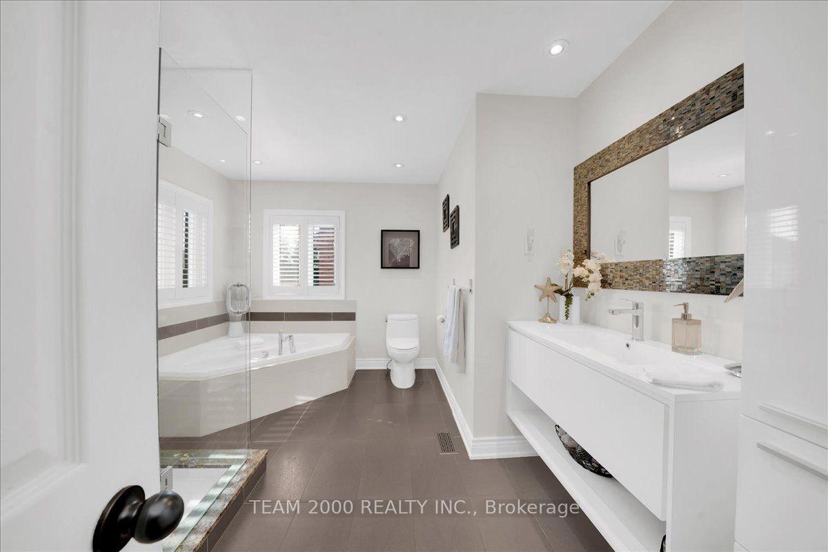Photo 40 of 211 Avro Road, Vaughan, Maple — HOMEH