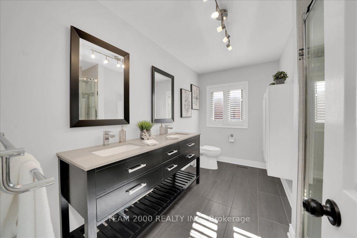 Photo 41 of 211 Avro Road, Vaughan, Maple — HOMEH