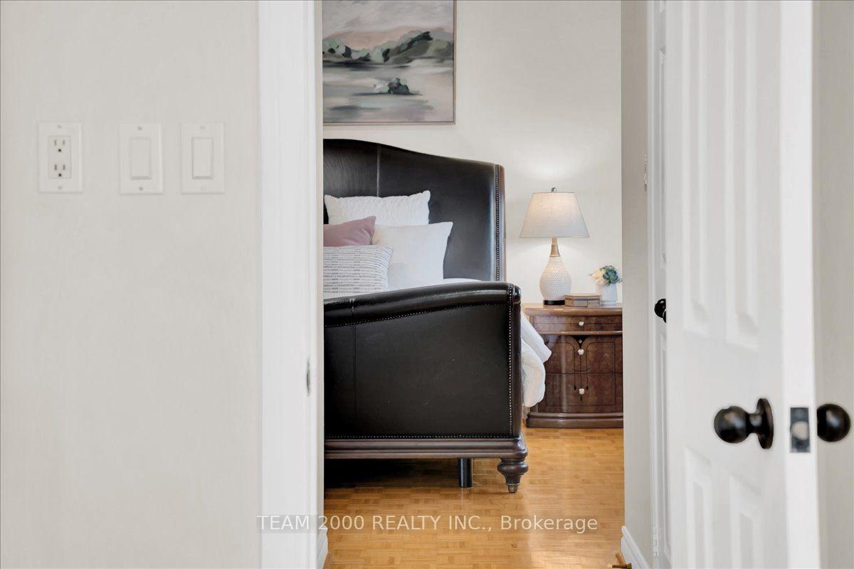 Photo 47 of 211 Avro Road, Vaughan, Maple — HOMEH