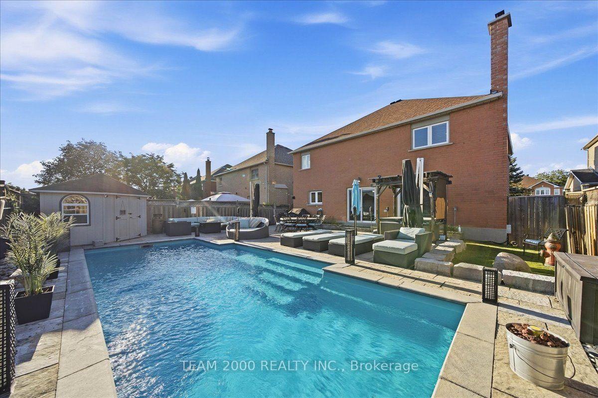 Photo 61 of 211 Avro Road, Vaughan, Maple — HOMEH