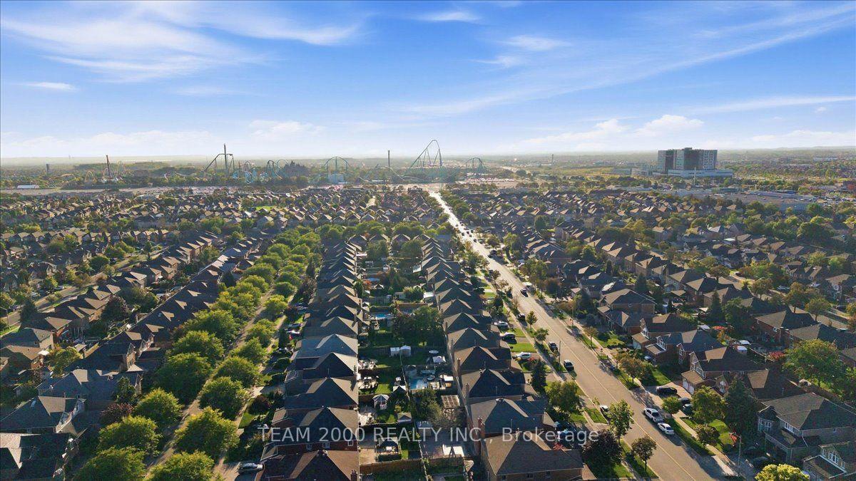 Photo 64 of 211 Avro Road, Vaughan, Maple — HOMEH