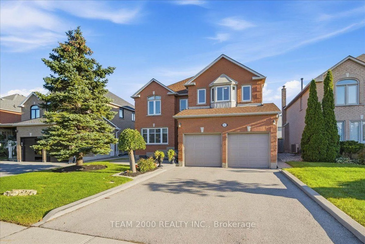 Photo 7 of 211 Avro Road, Vaughan, Maple — HOMEH