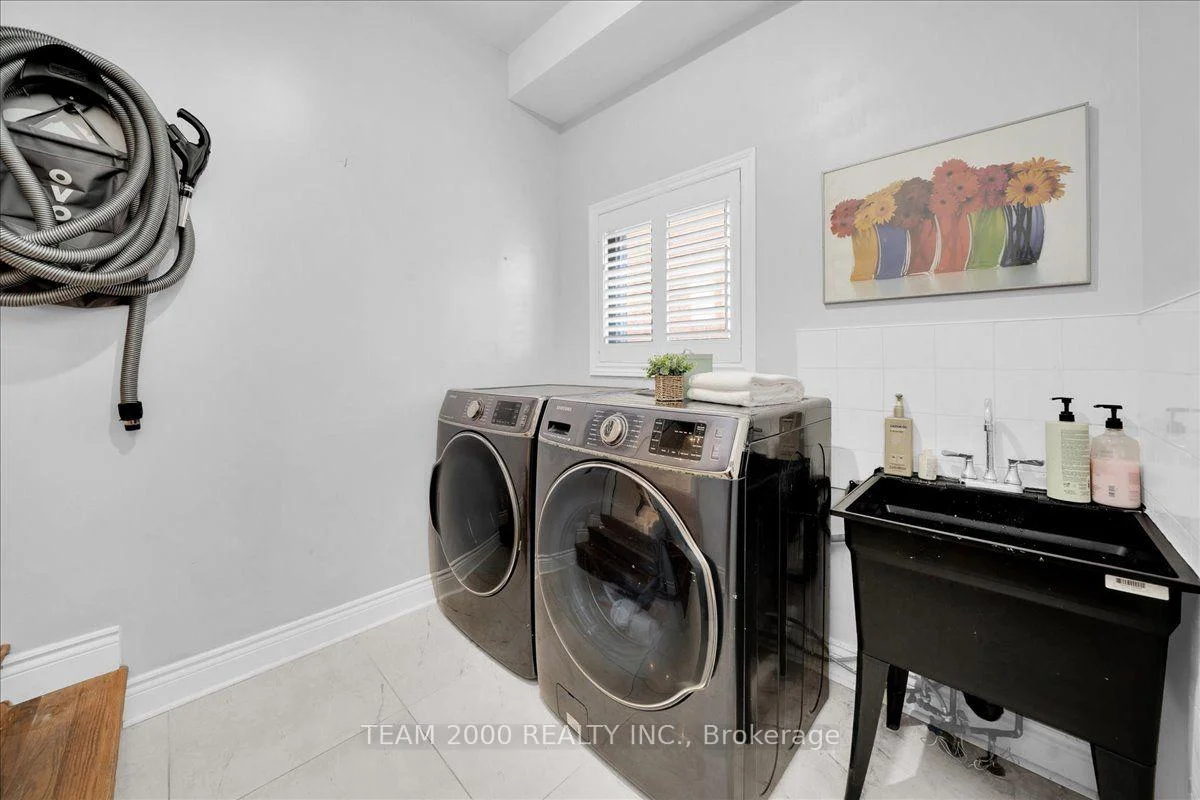 Photo 36 of 211 Avro Road, Vaughan, Maple — HOMEH
