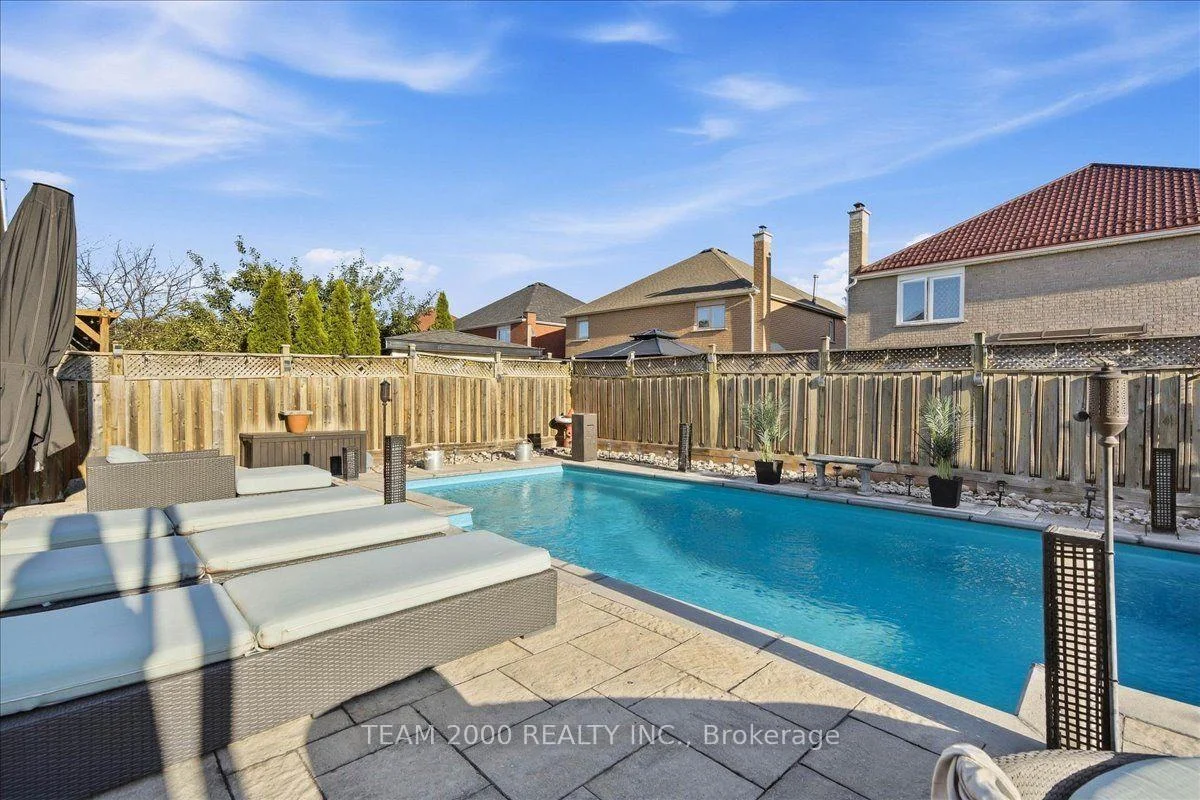 Photo 55 of 211 Avro Road, Vaughan, Maple — HOMEH