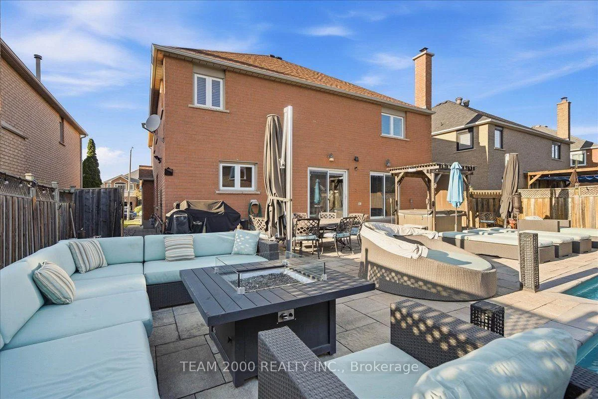 Photo 60 of 211 Avro Road, Vaughan, Maple — HOMEH