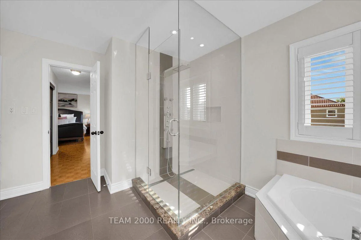 Photo 70 of 211 Avro Road, Vaughan, Maple — HOMEH
