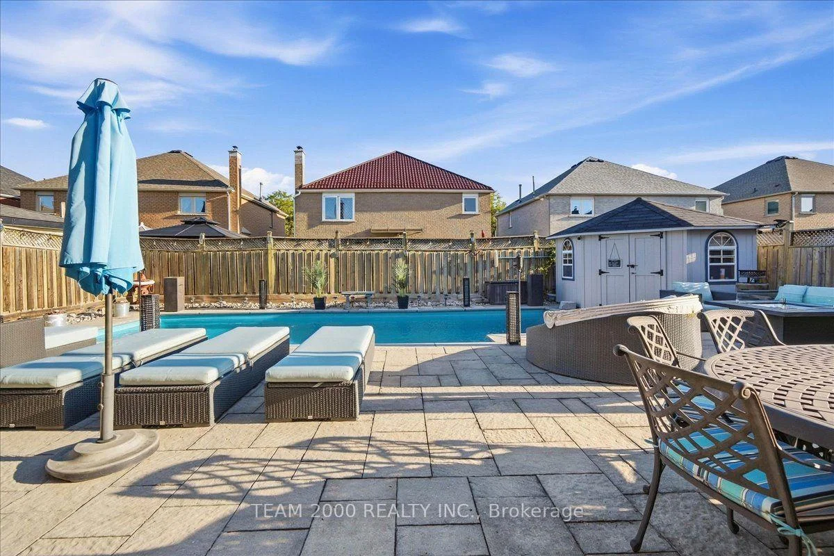Photo 72 of 211 Avro Road, Vaughan, Maple — HOMEH