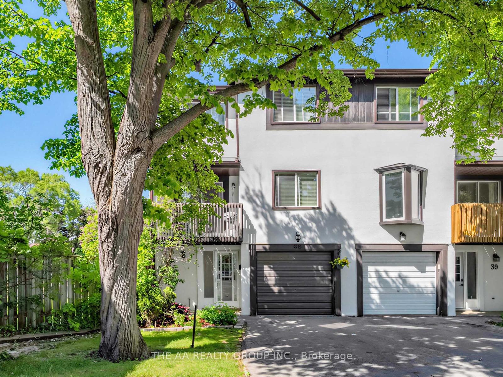 Front of Unit 38, 2651 Aquitaine Avenue