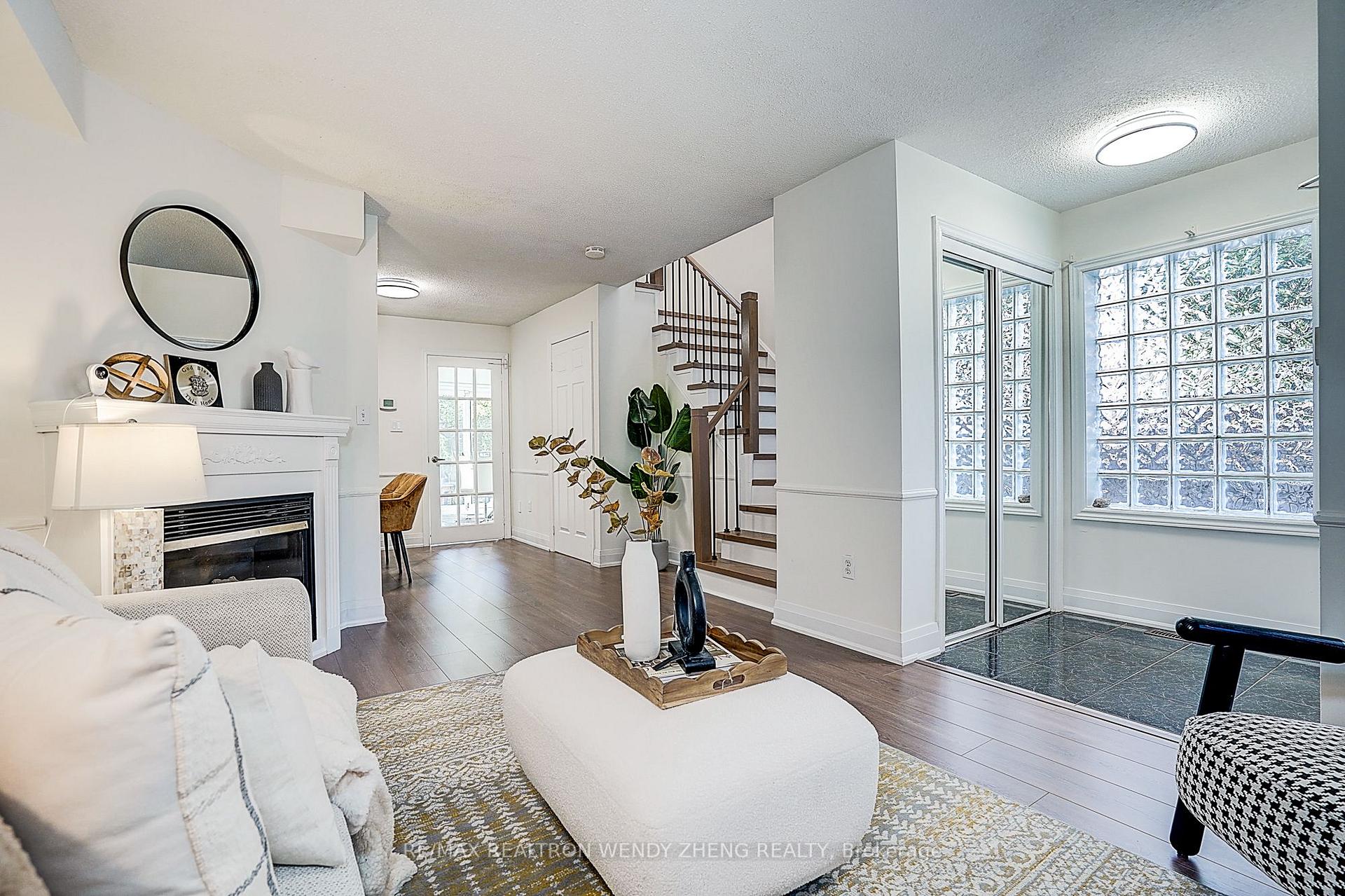 Photo 3 of 90 Amarillo Avenue, Markham, Milliken Mills West — HOMEH