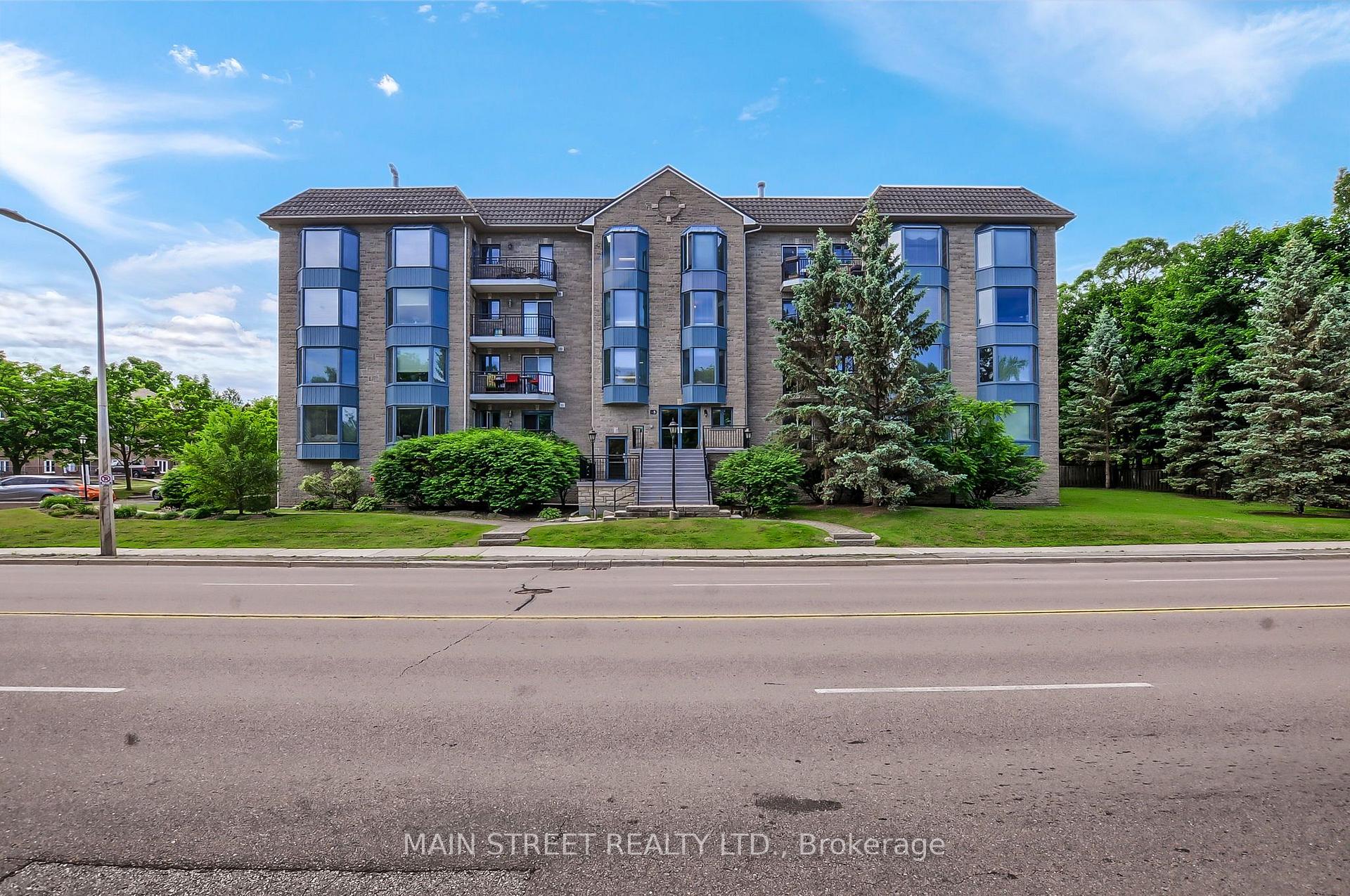 Photo 3 of Unit 306, 85 Wellington Street W, Aurora, Aurora Village — HOMEH