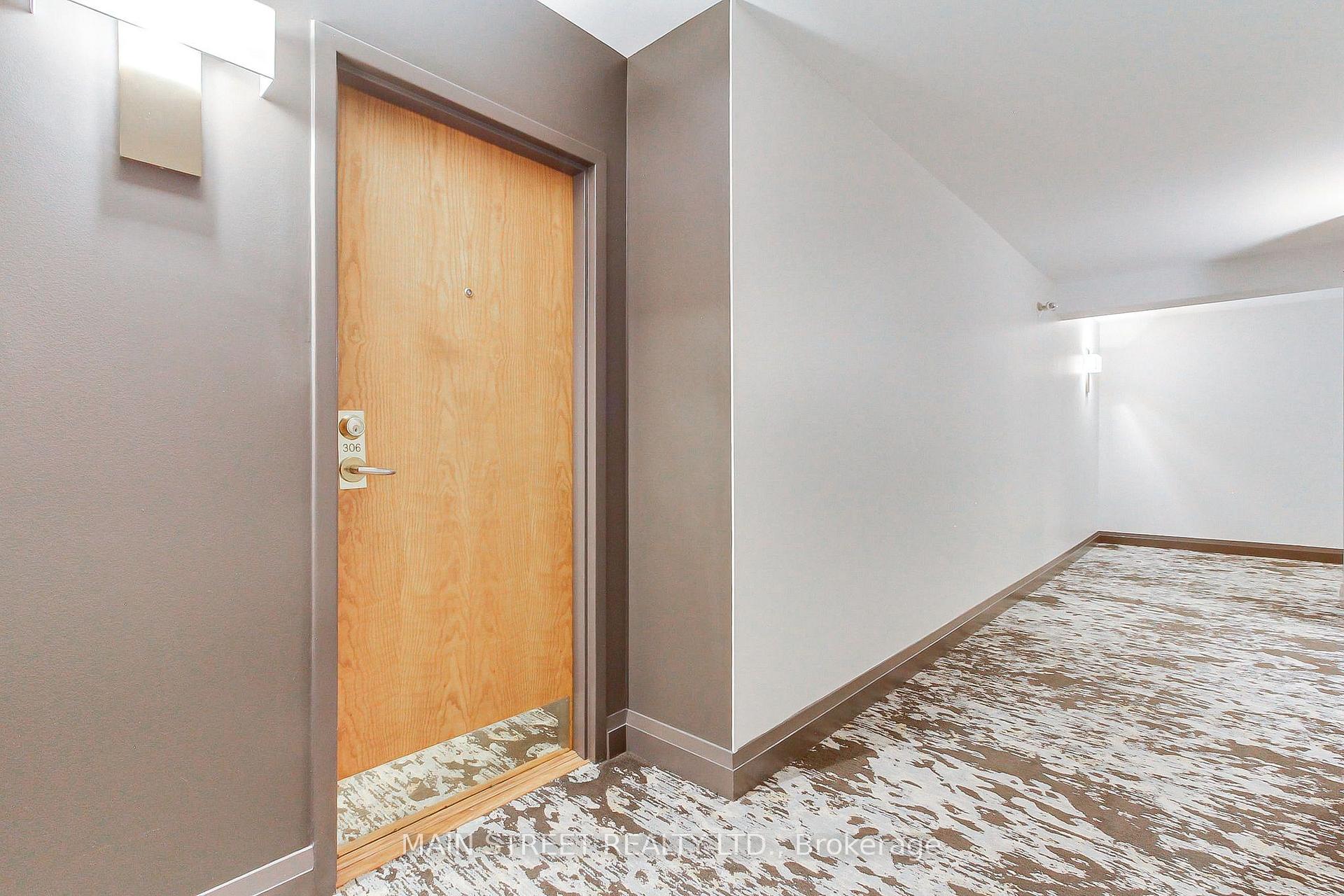 Photo 5 of Unit 306, 85 Wellington Street W, Aurora, Aurora Village — HOMEH