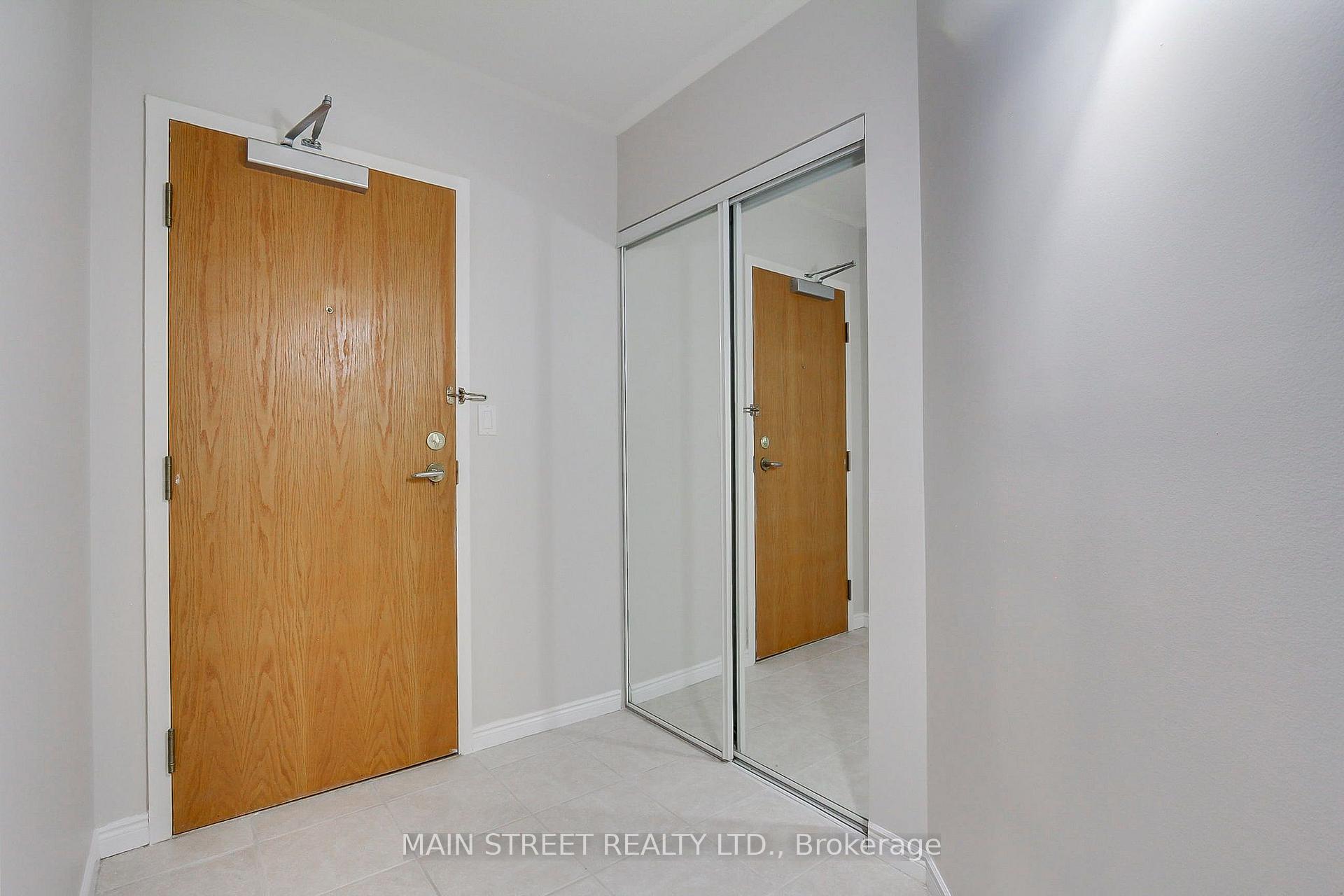 Photo 6 of Unit 306, 85 Wellington Street W, Aurora, Aurora Village — HOMEH