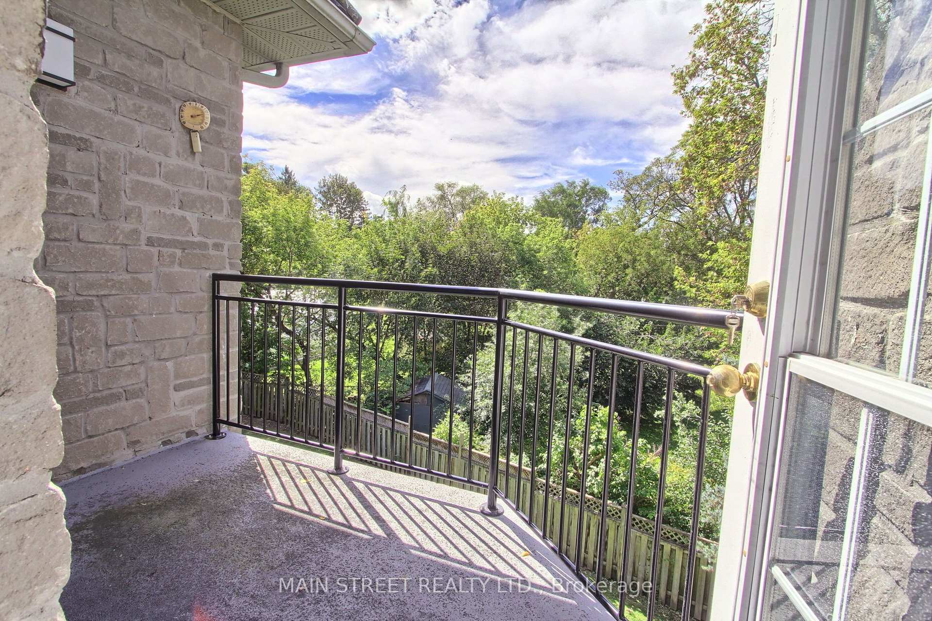 Photo 29 of Unit 306, 85 Wellington Street W, Aurora, Aurora Village — HOMEH