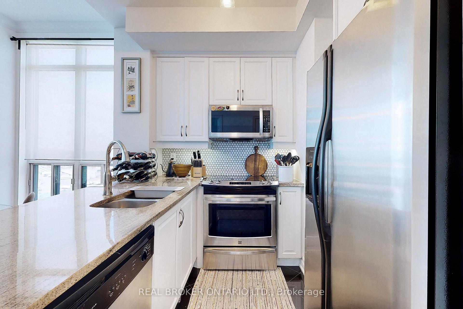 Photo 8 of Unit PH7, 2087 Lake Shore Boulevard W, Etobicoke, Mimico — HOMEH